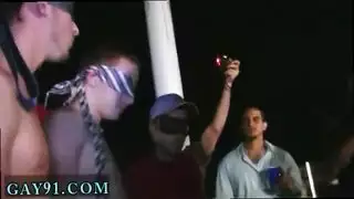 فحول صغار في مشاهد إباحية صريحة