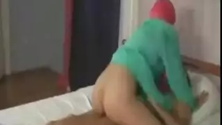 بورنو محجبة: مص وزبن حتى آخر قطرة