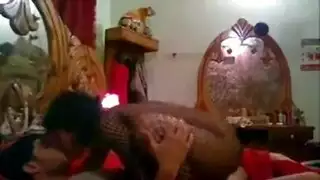 وسيم شرقي يهيمن على عاهرة ساخنة في جنس صريح