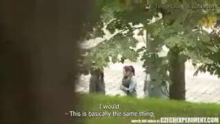 حديقة إكس إكس إكس: مراهقة تشيكية تنك بقضيب كبير