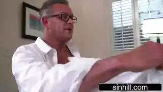 مضاعفة الفرج، مضاعفة المتعة: ثلاثية صريحة لزوج الأم