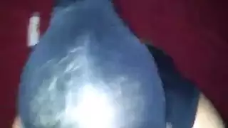 أم نائمة تغري أبنها