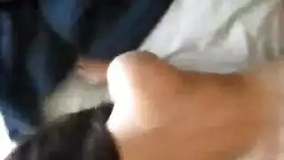 فتاة جنوب آسيوية تحصل على جنس إباحي قاس مع صديقها