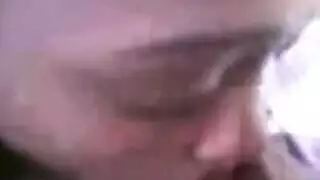 مص قوي للقضيب يؤدي إلى اختراق عنيف للمهبل