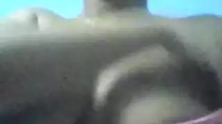 إباحية عربية إكس إكس إكس: التعري لإظهار أثداء ممتلئة و مؤخرة مميزة