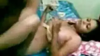 الخادمة العاهرة تتوسل للإيلاج العميق بوضعية المبشر