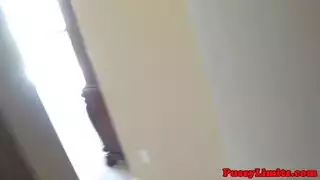 فعل خلفي صريح مع لعبة أرجوانية على شأسمر