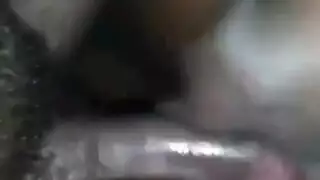 فتاة الرسوم الإباحية تركب قضيبًا سمينًا قبل العمل الشرجي