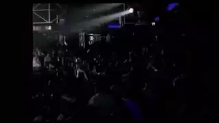 شريط عراة بأجواء الماضي: أوجي علنية مع عاهرات صاخبات