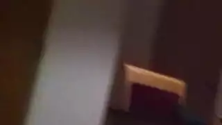 إسقاط فاتنة شقراء ساخنة كارلي جيمس هو الحصول على حنجرة في هذا الفيديو المتشددين المدهش