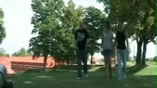 خيال الجنس الثلاثي: مشاركة شابين لفتاتين راغبتين