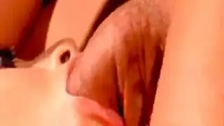 شباب أتراك يجنون علاقة جنسية جماعية مع قذف على الوجه