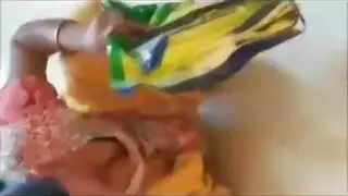 الفتاة المثيرة الجاهلة تحب الإباحية الشرجية القاسية