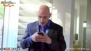 إباحية زوجة غير مخلصة: نيك عميق لزوجة صديقي الشبقية