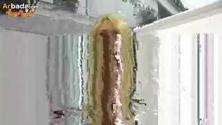 نياكة غريبة: زب أجنبي يمدد فتاة مغربية