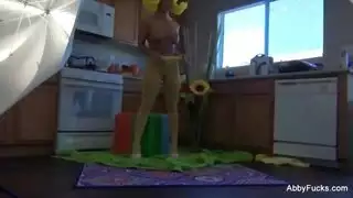 ثعلبة غامضة تتخيل كل سيناريوهاتك الإباحية