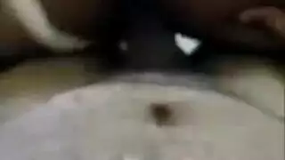 لقطات مقرّبة صريحة لقضبان منتفخة ونابضة