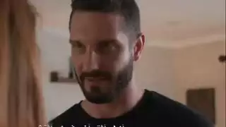 إباحية مترجمة: رجل أمريكي يسيطر على امرأة مغربية في السرير