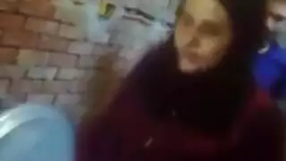 الفتاة المطيعة تأخذ كل شيء